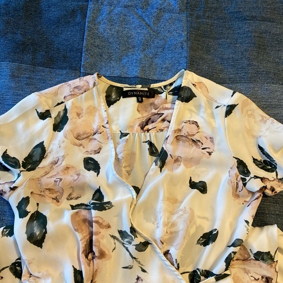 Dynamite Cream Floral Midi Dress - Picture 2 of 4